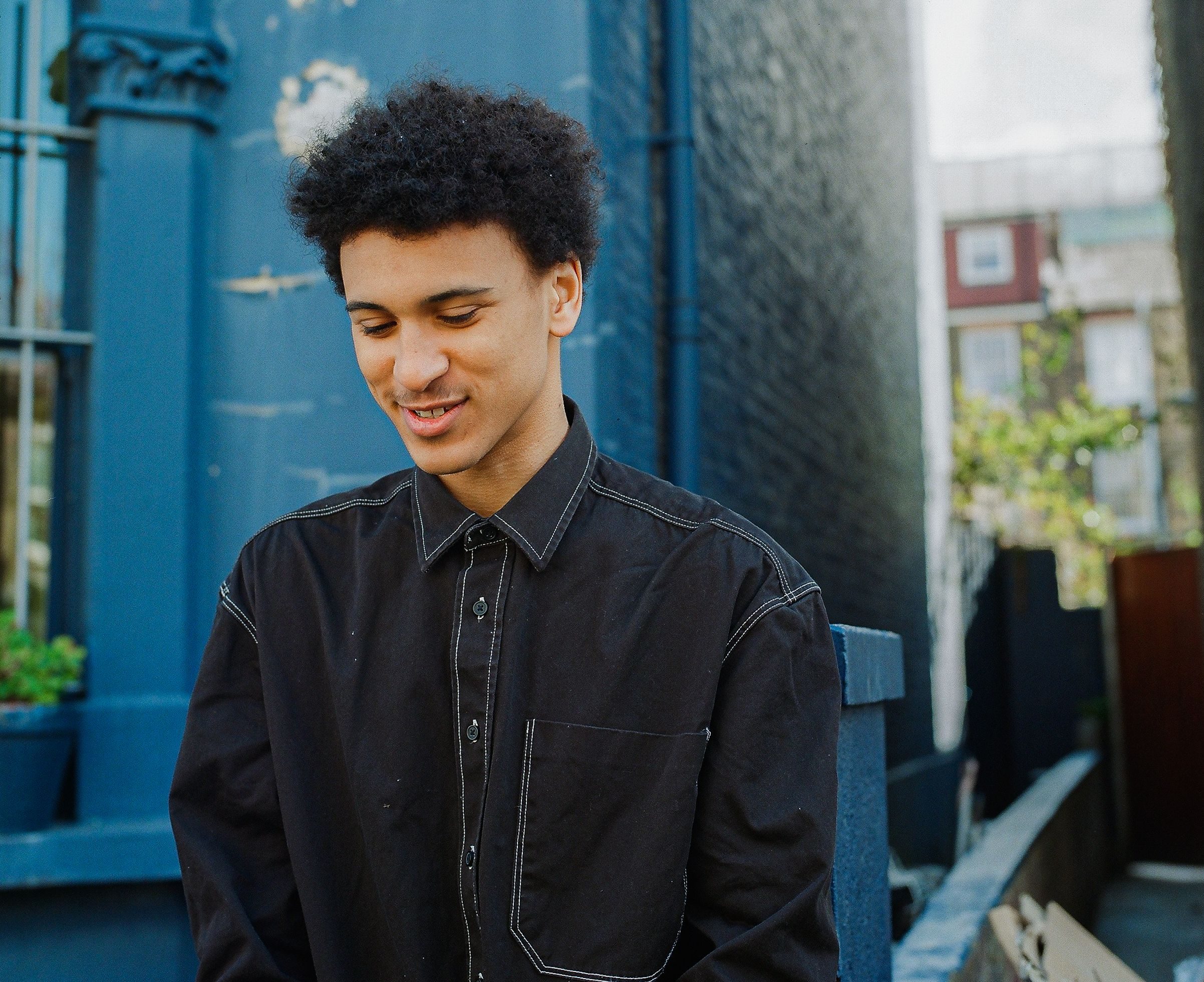 Tayo Sound teams up with Oscar Scheller in new single ‘Two Left Feet’